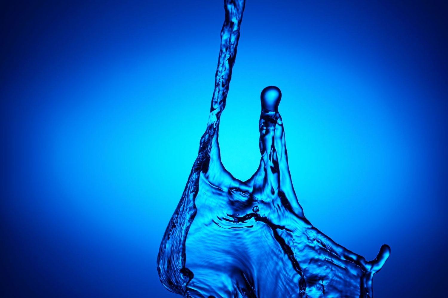 Burst pipe at night: the three things to do before we arrive