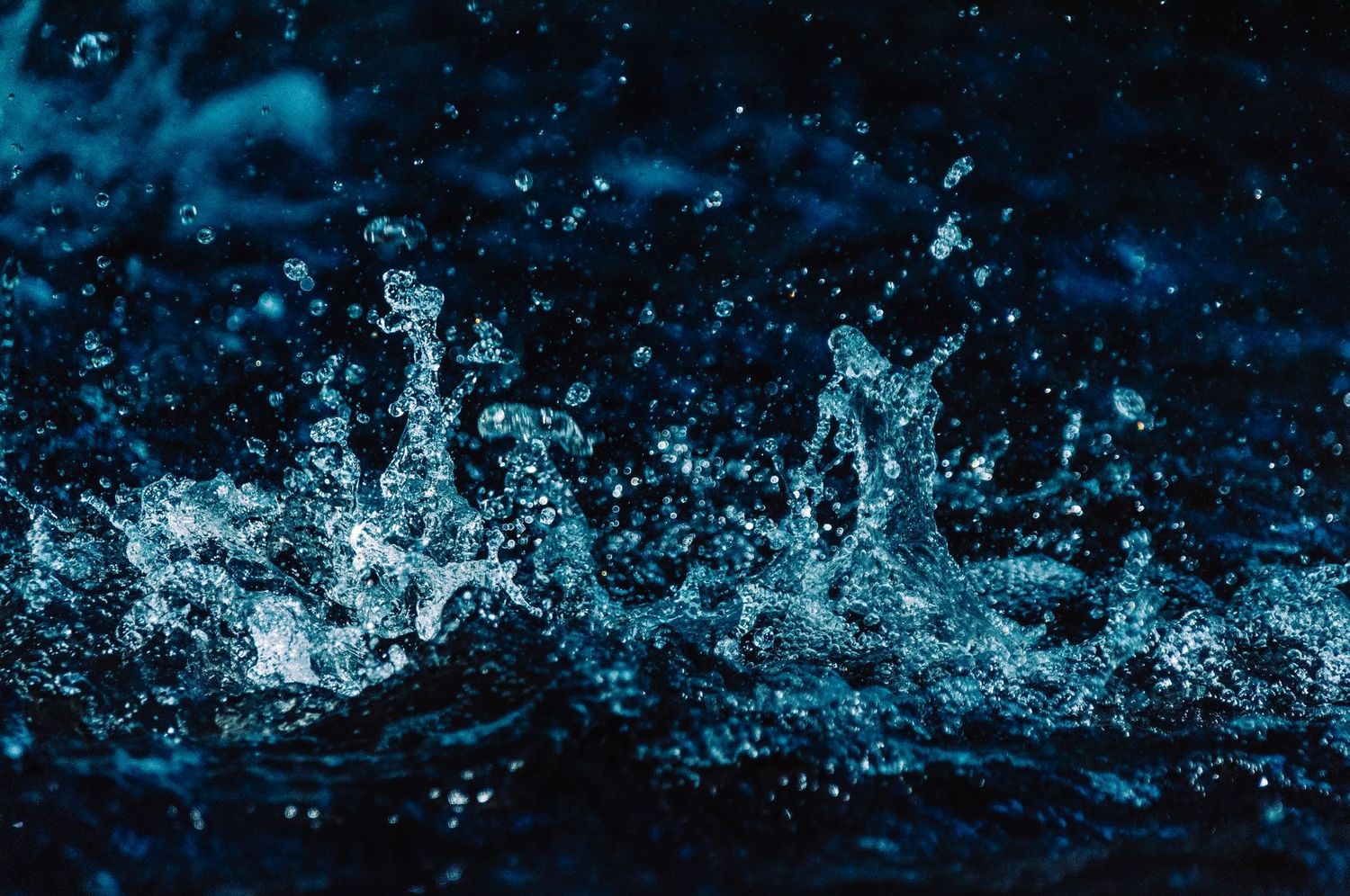 Burst pipe at night: the three things to do before we arrive